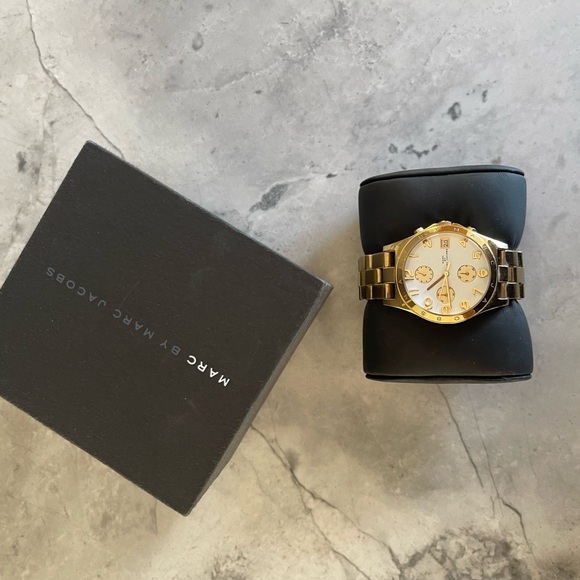 Marc by Marc Jacobs Gold Watch - Picture 7 of 7